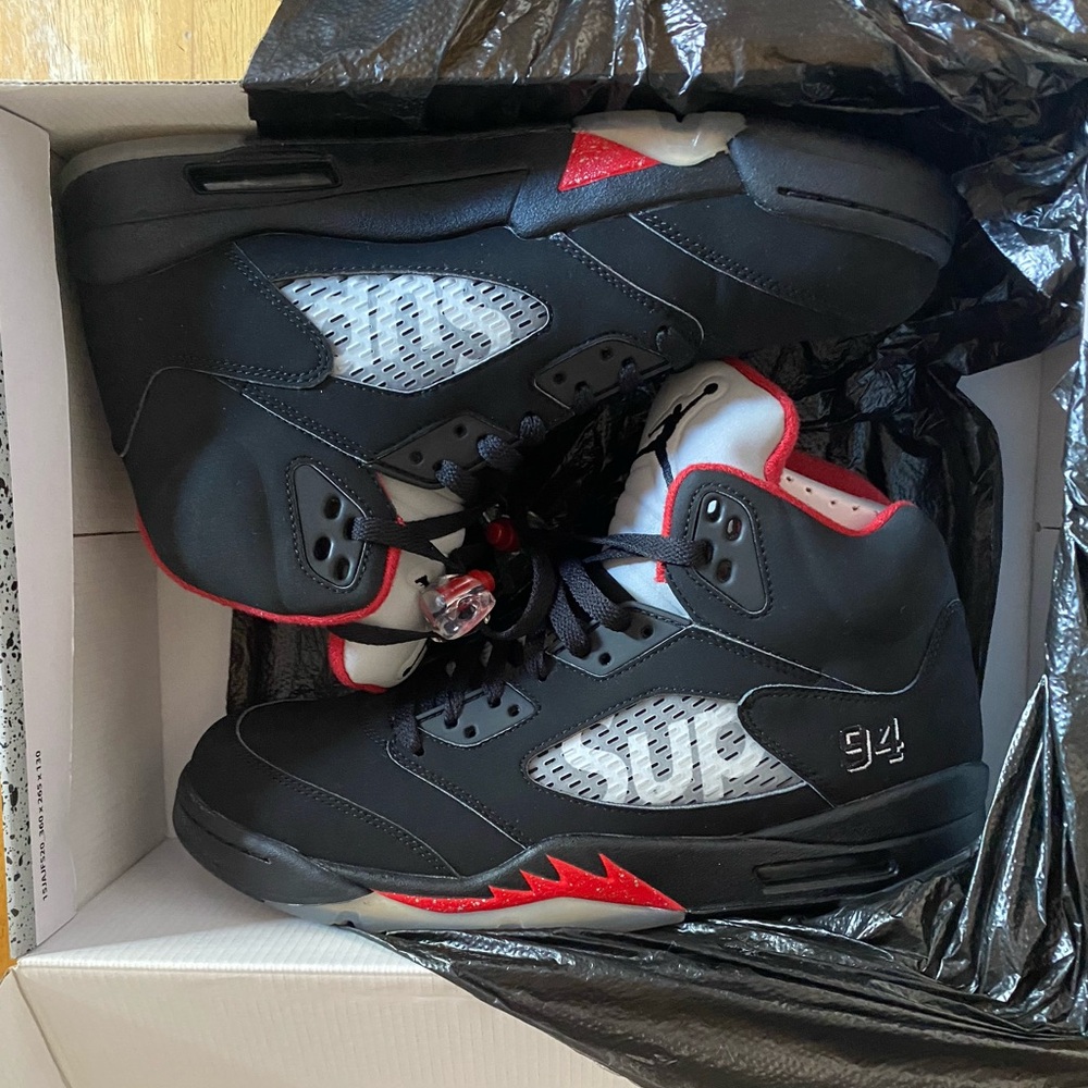 Supreme x Air Jordan Retro 5